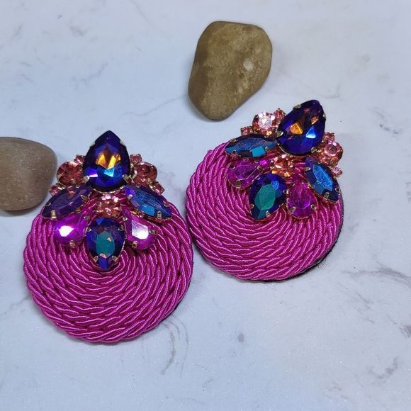 Handmade medium size earrings green pink Crystals - Picture 3 of 6